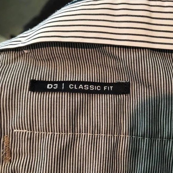 Dockers - D3 Classic Fit Dress Khaki Pants - Picture 2 of 3